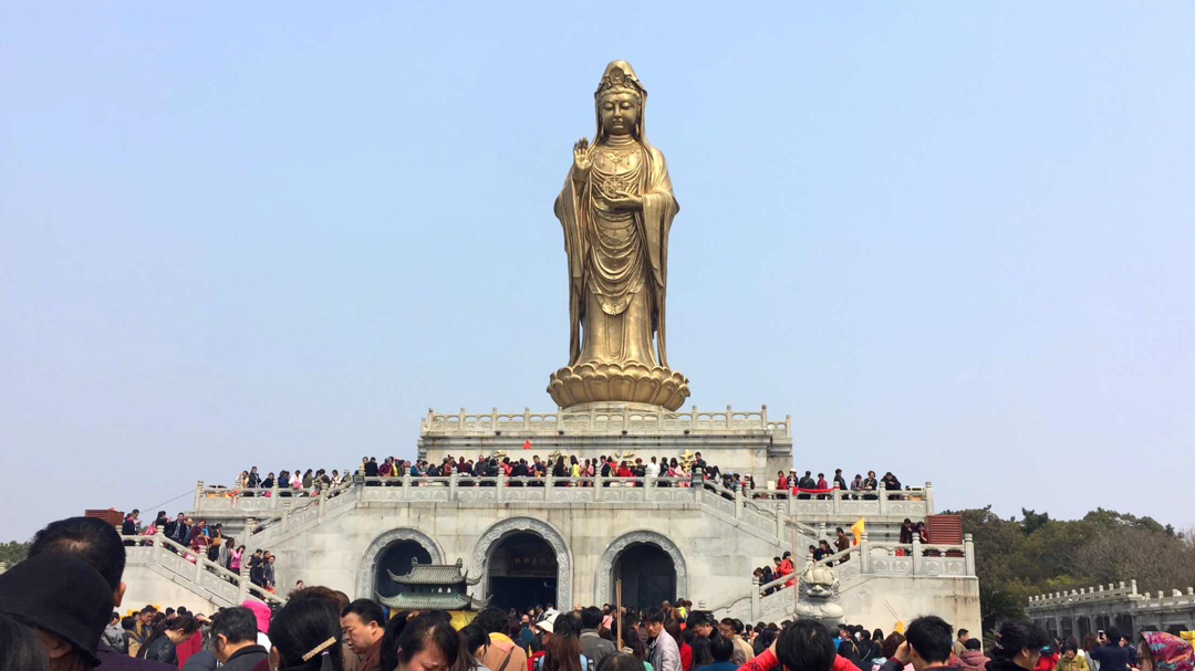 日僧慧鍔自五臺山請觀音像歸國,途經普陀山被大風所阻,於紫竹林結茅留