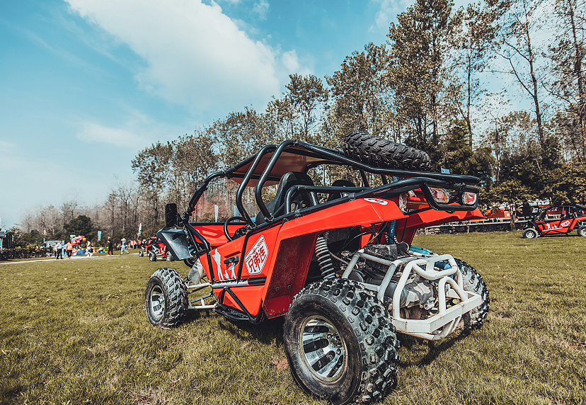 趣体验桐洲岛亚联飞行营地utv越野车皮划艇攀岩蹦床体验